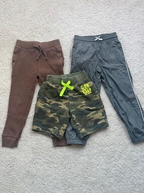 GAP Kids 4-5T Capsule Bundle Drawstring Slacks and Shorts 3 Pieces